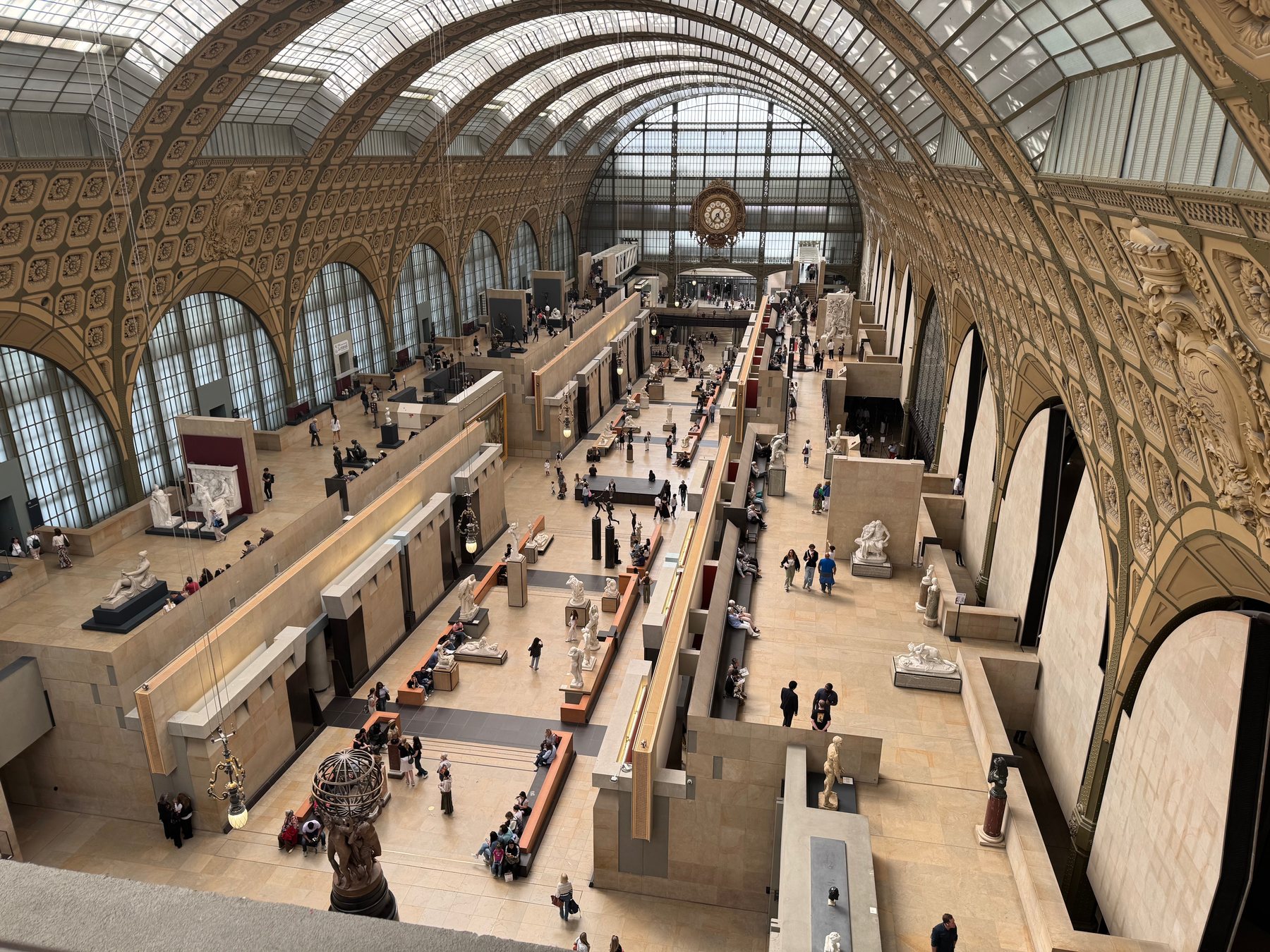 The arched former railway-station nave and monumental clock inside the Musée d’Orsay