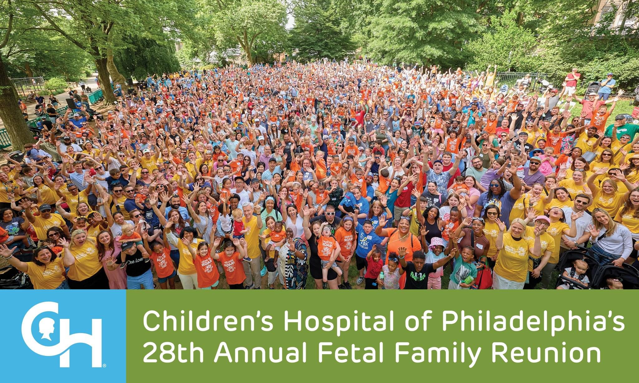 Hundreds of Children’s Hospital of Philadelphia Fetal Family Reunion attendees gathered together outdoors at Philadelphia Zoo